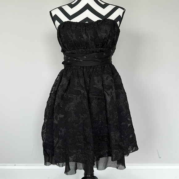 BCBG Little Black Dress Sz 4 - Picture 1 of 6